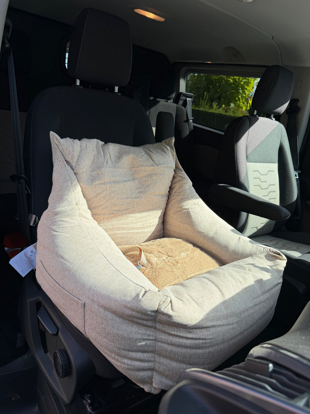 Flamingo Autostoel/automand Megan Beige (middel) - Nora-Lou