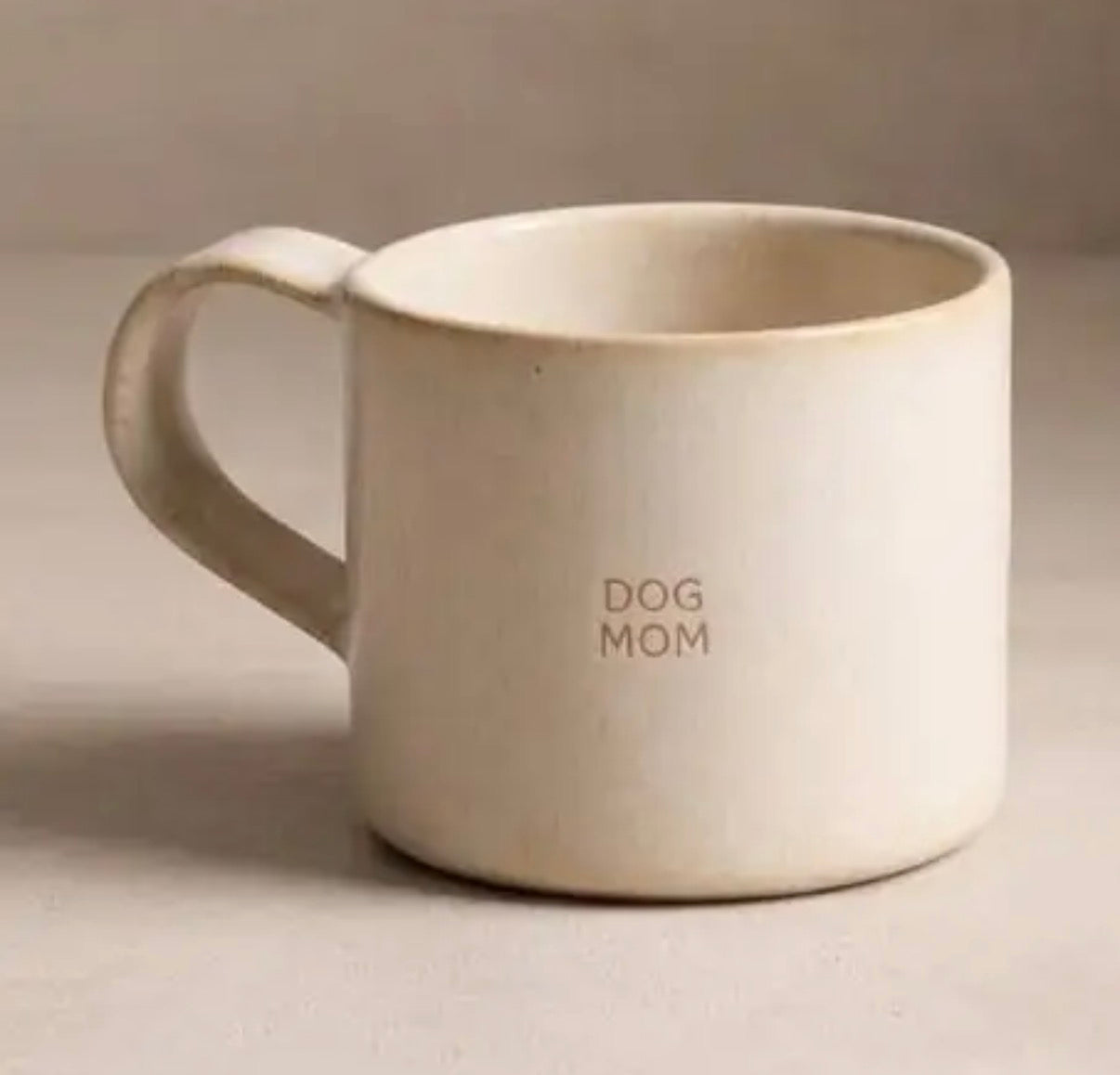 Handgemaakte mok (360ml) - Dog Mom Sand - Nora-Lou