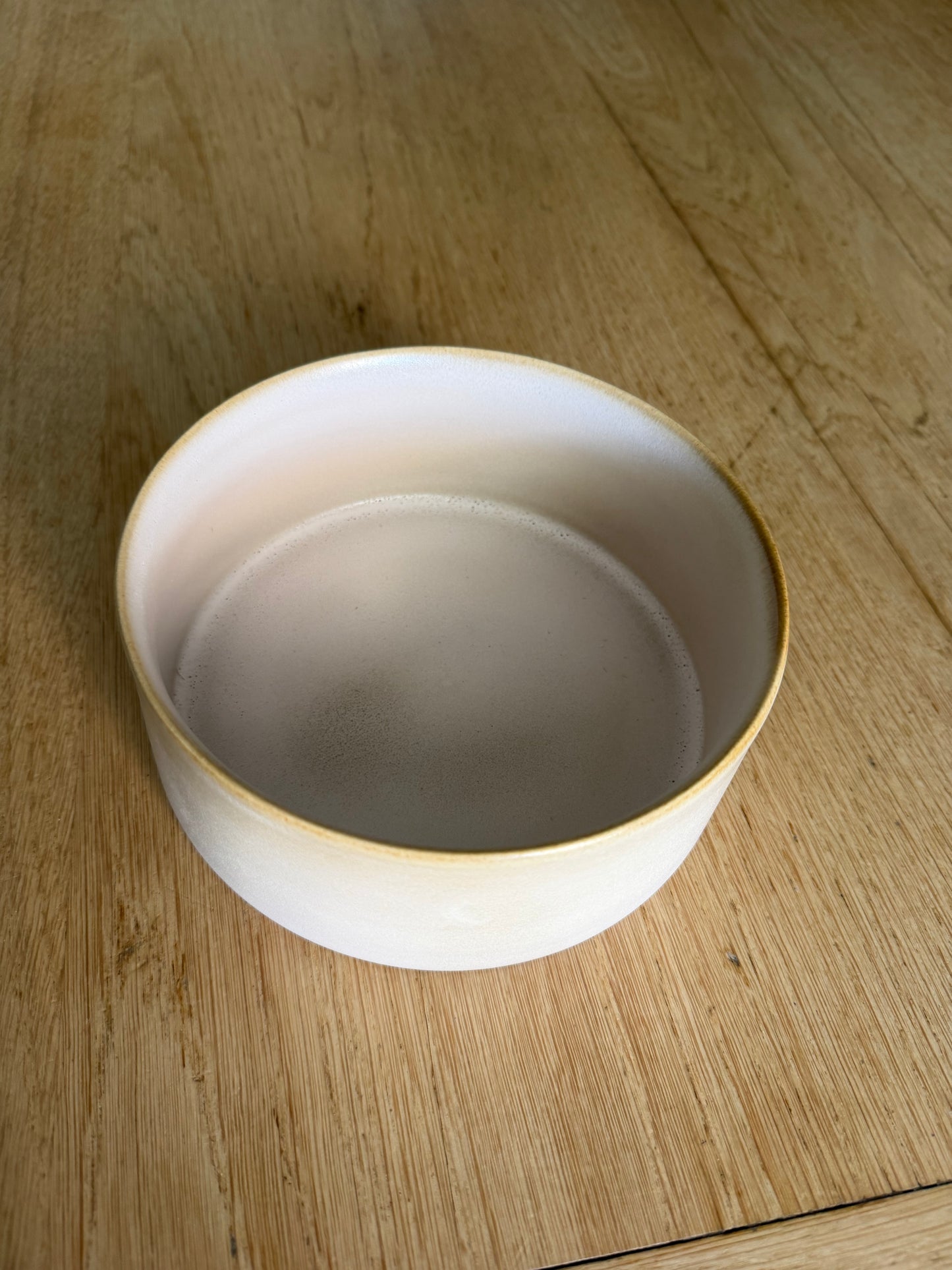 Handgemaakt eet- of drinkbakje - Steengoed Beige